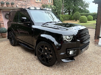 Used Land Rover Defender 2024 for sale - 77168008: Photo