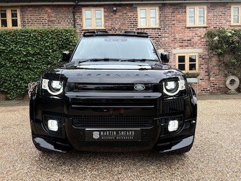 Used Land Rover Defender 2024 for sale - 77168008: Photo