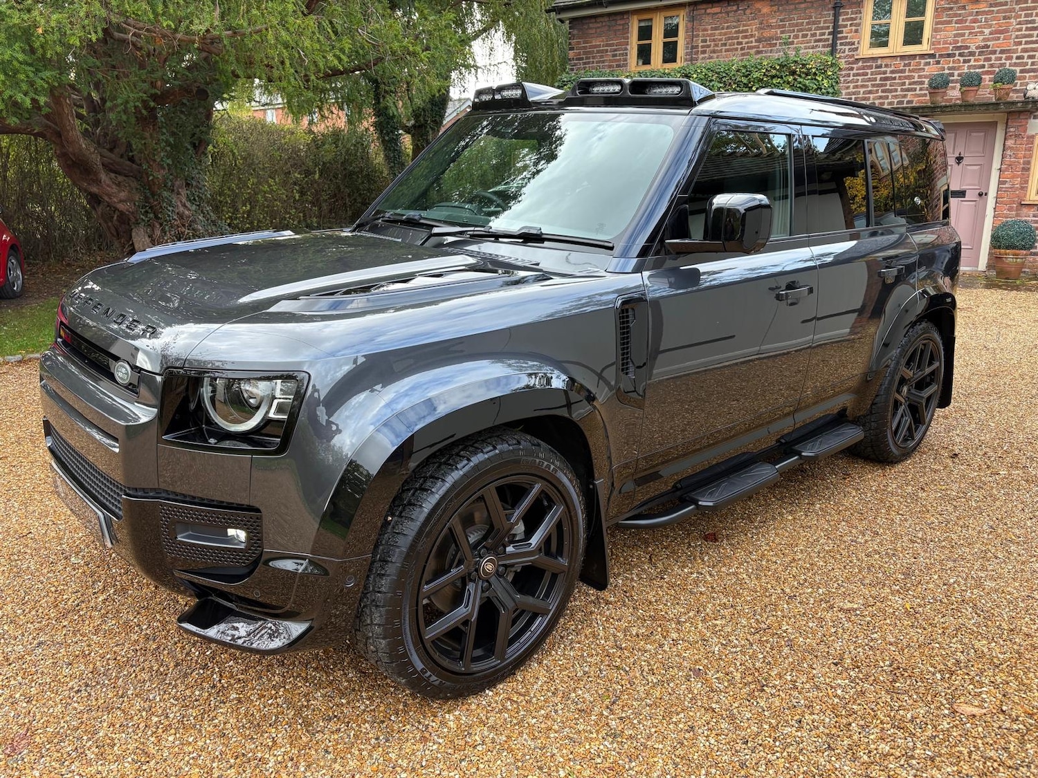 Used Land Rover Defender 2024 for sale - 76340689: Photo 1