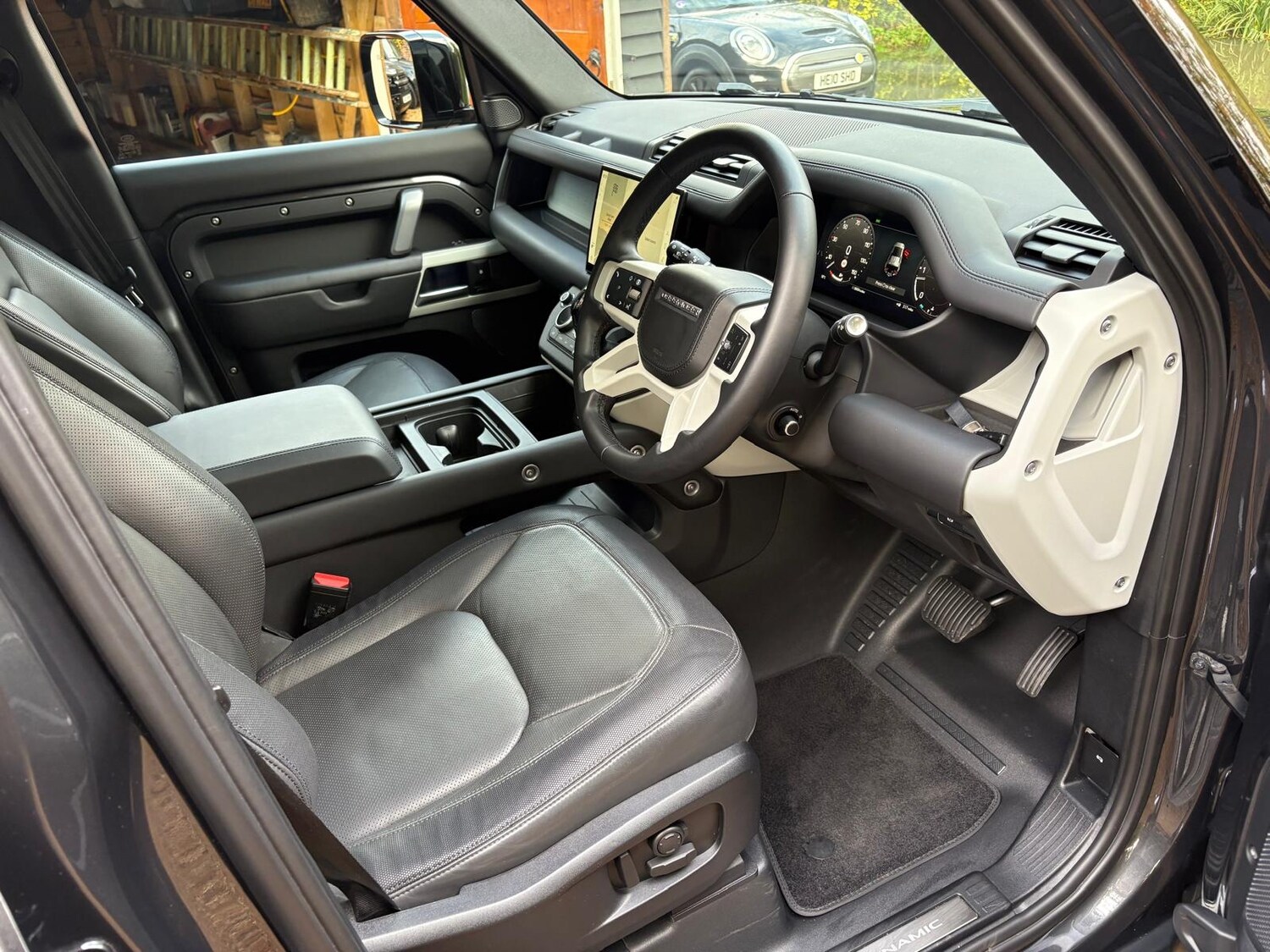 Used Land Rover Defender 2024 for sale - 76340689: Photo 14