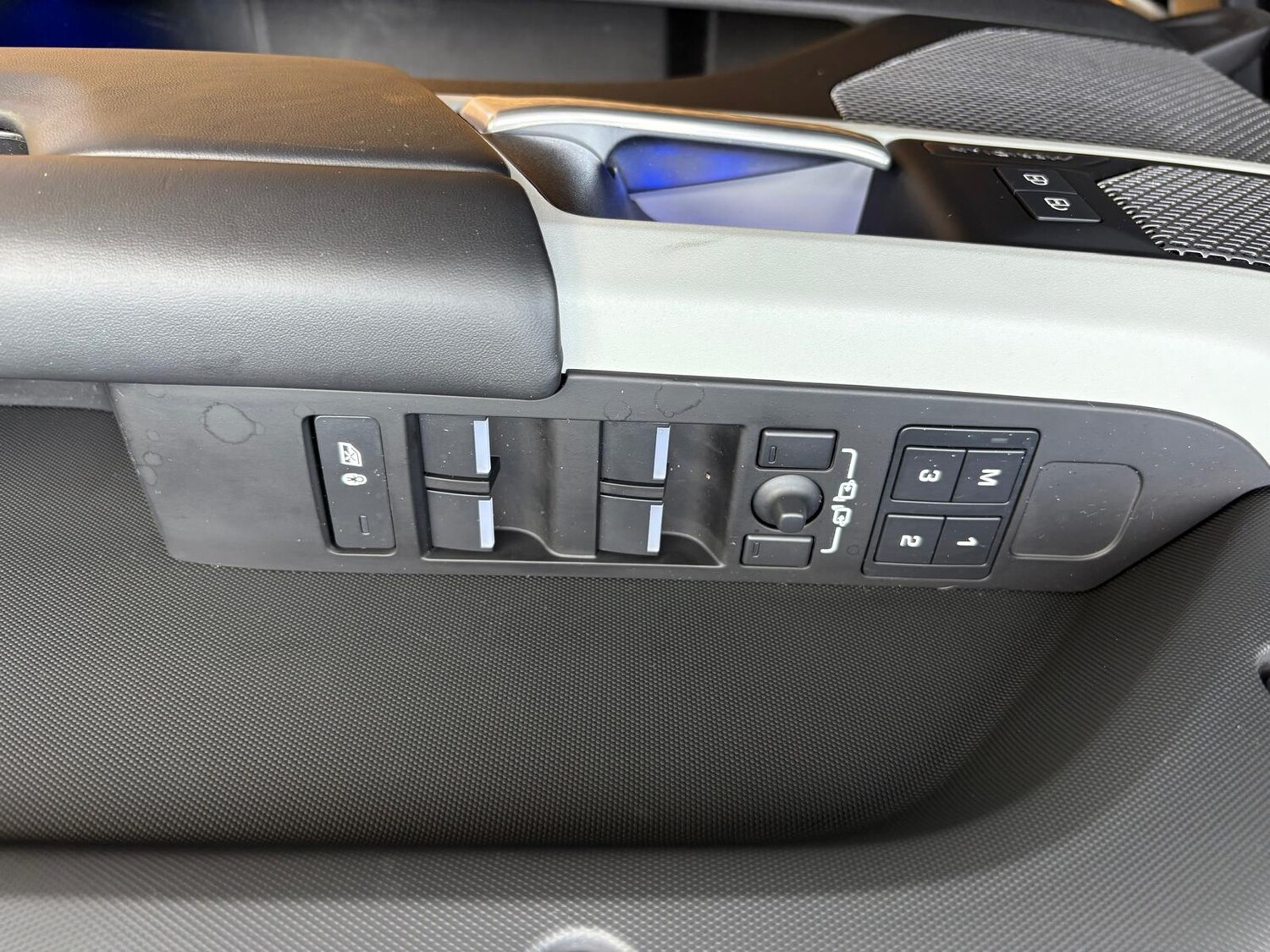 Used Land Rover Defender 2024 for sale - 76340689: Photo 19