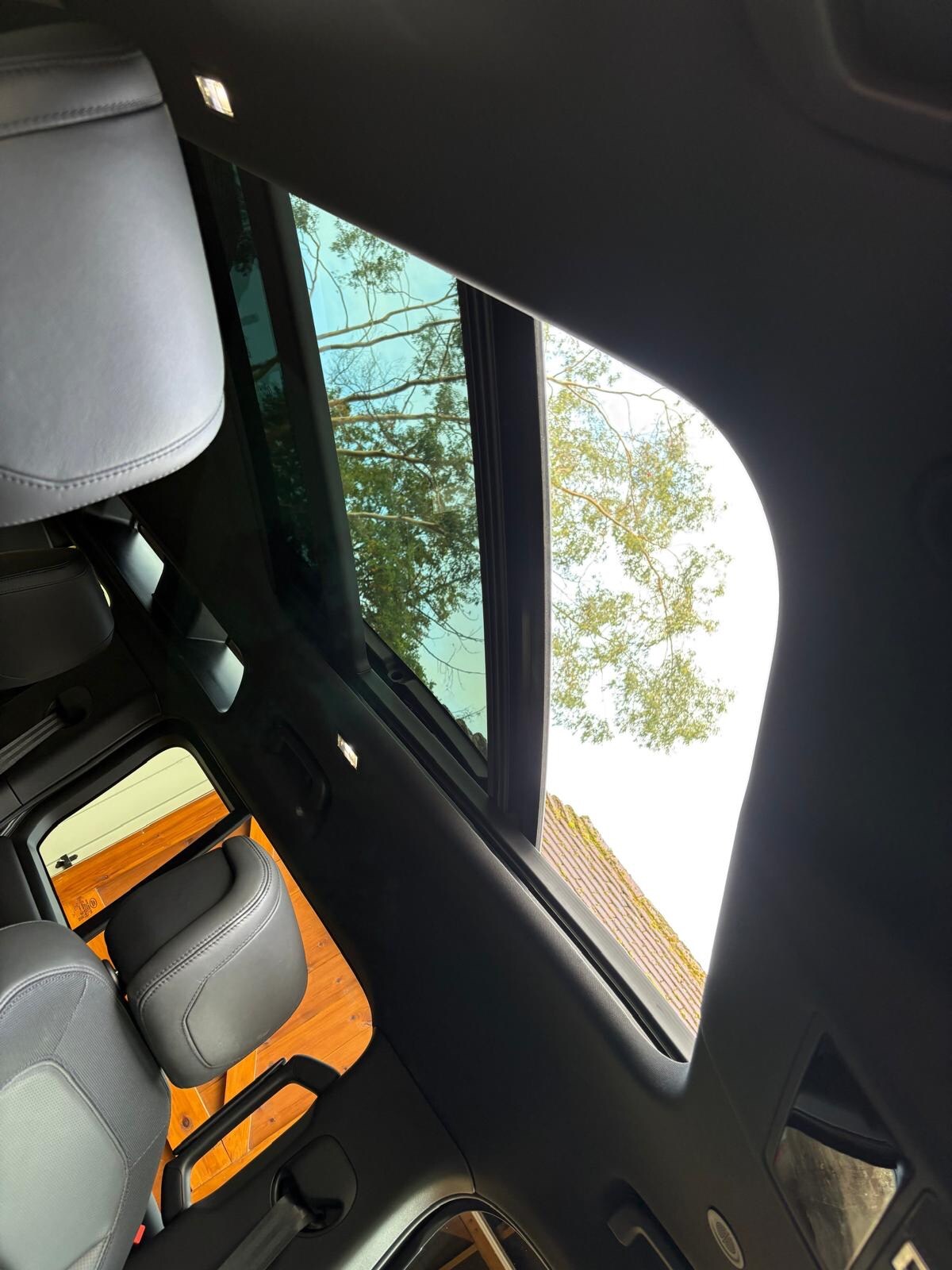 Used Land Rover Defender 2024 for sale - 76340689: Photo 22