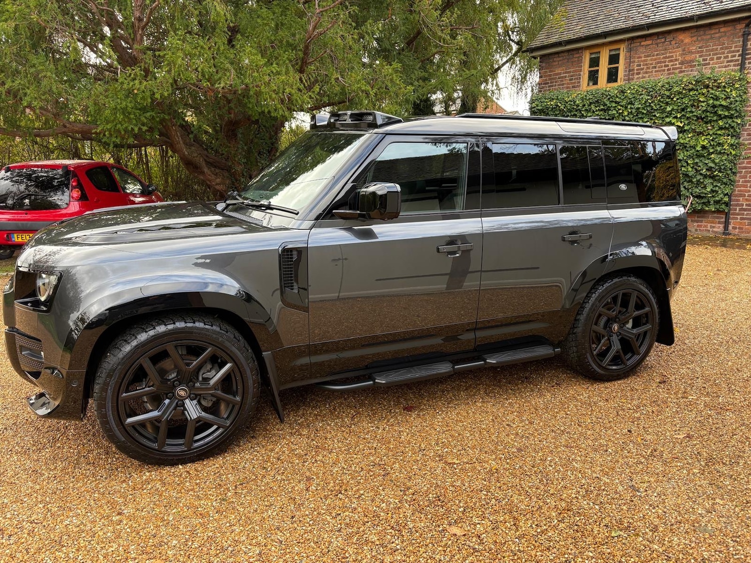 Used Land Rover Defender 2024 for sale - 76340689: Photo 8