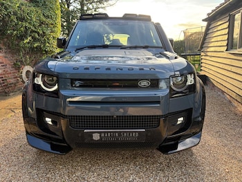 Used Land Rover Defender 2024 for sale - 79037211: Photo