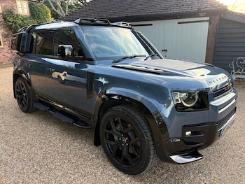 Used Land Rover Defender 2024 for sale - 79037211: Photo