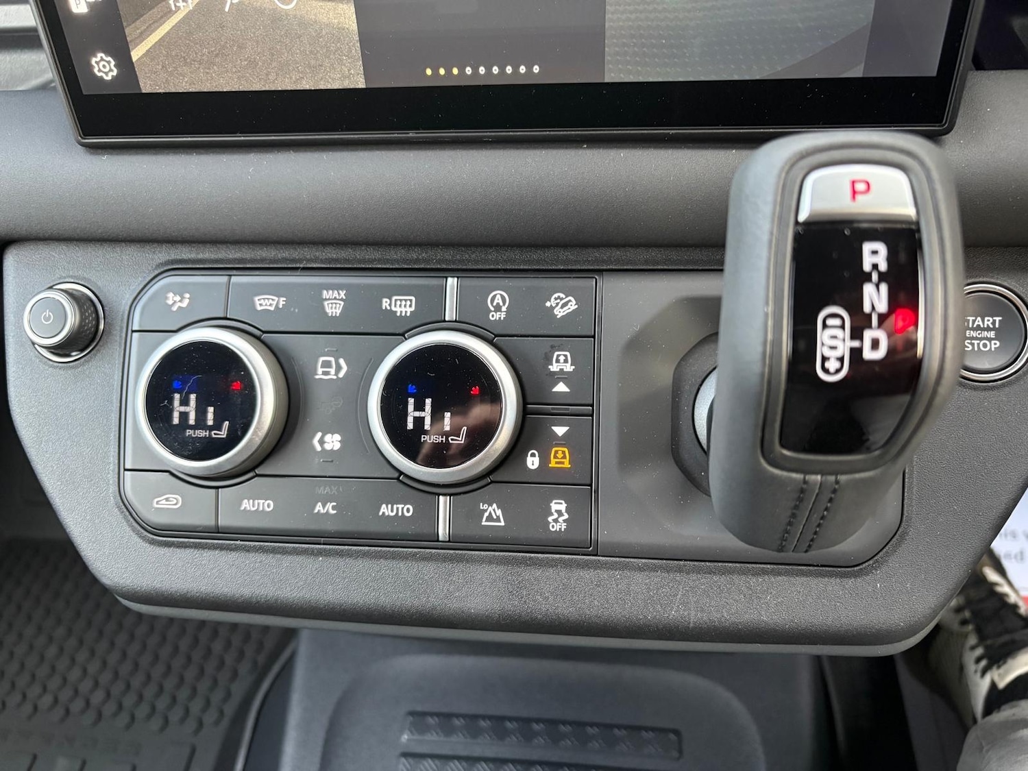 Used Land Rover Defender 2025 for sale - 77035781: Photo 17