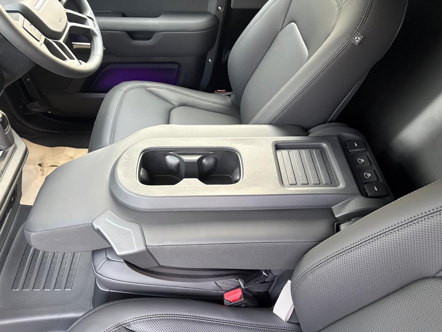 Used Land Rover Defender 2025 for sale - 77035781: Photo 19