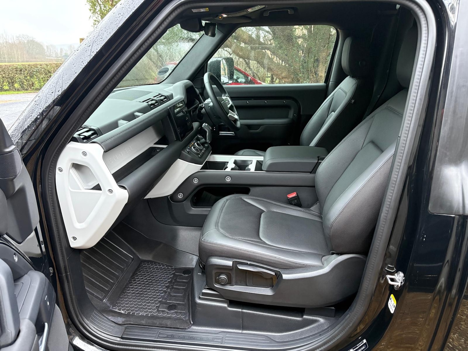 Used Land Rover Defender 2025 for sale - 77501539: Photo 10