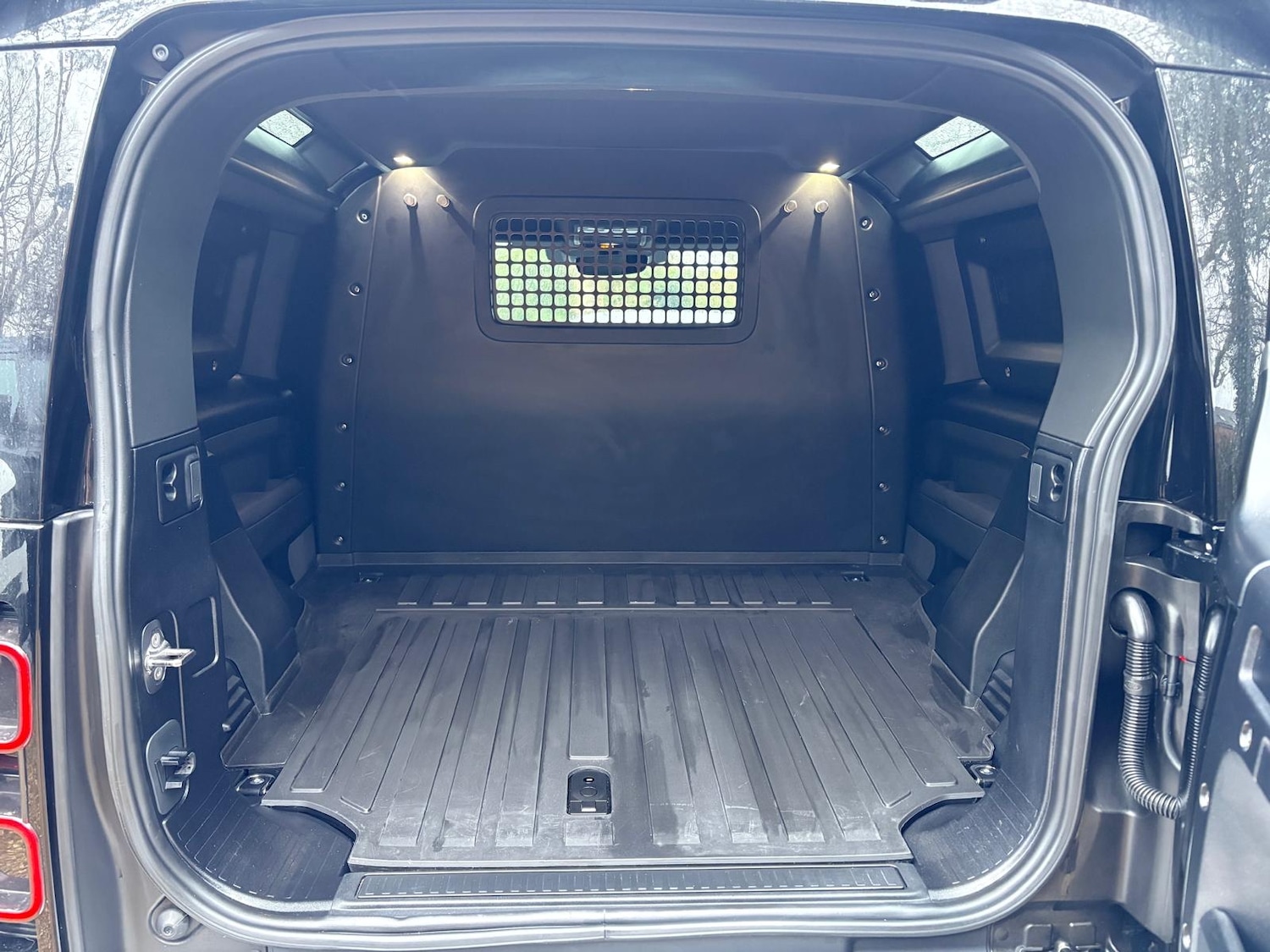 Used Land Rover Defender 2025 for sale - 77501539: Photo 22