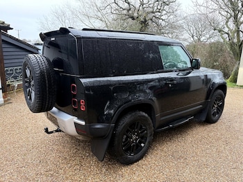 Used Land Rover Defender 2025 for sale - 77501539: Photo