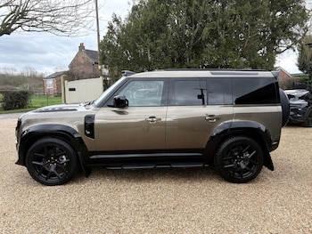 Used Land Rover Defender 2026 for sale - 77991844: Photo