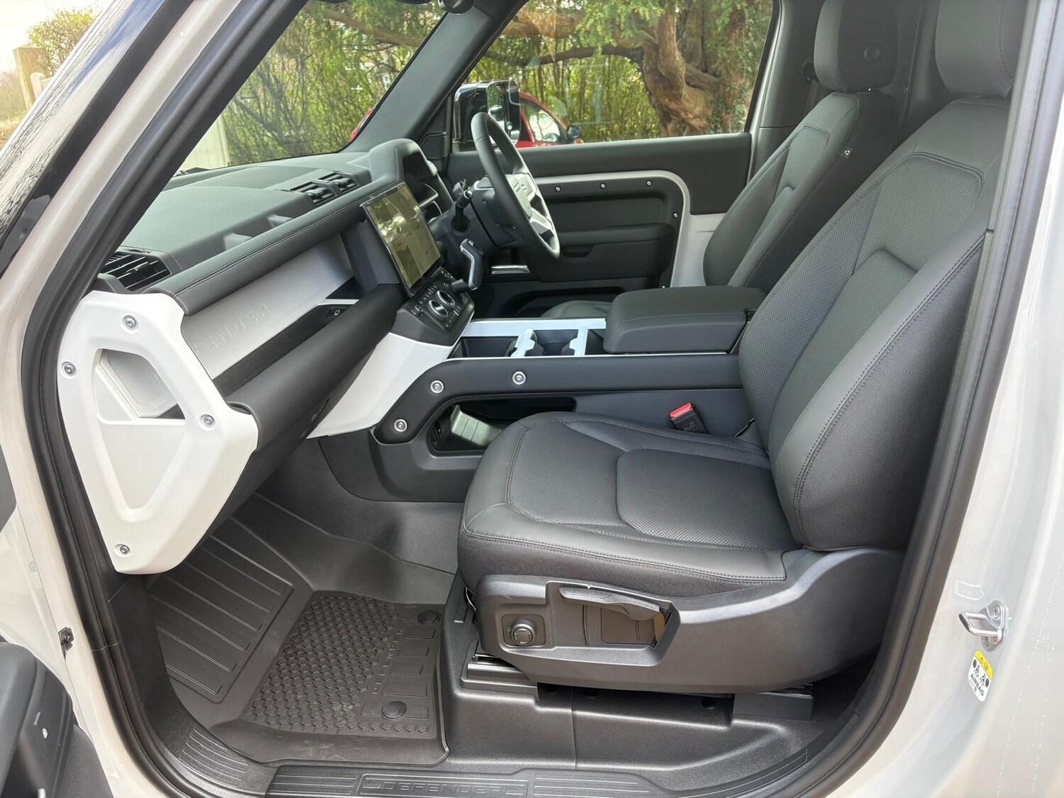 Used Land Rover Defender 2026 for sale - 78079442: Photo 10