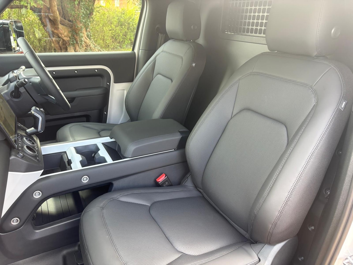 Used Land Rover Defender 2026 for sale - 78079442: Photo 11