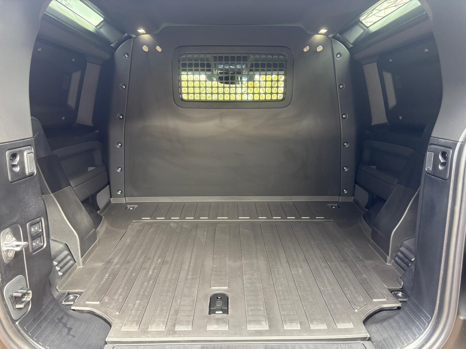 Used Land Rover Defender 2026 for sale - 78079442: Photo 15