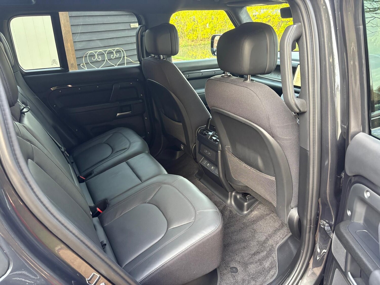 Used Land Rover Defender 2024 for sale - 77137045: Photo 21