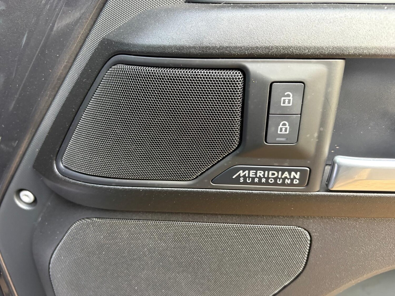 Used Land Rover Defender 2024 for sale - 77137045: Photo 24