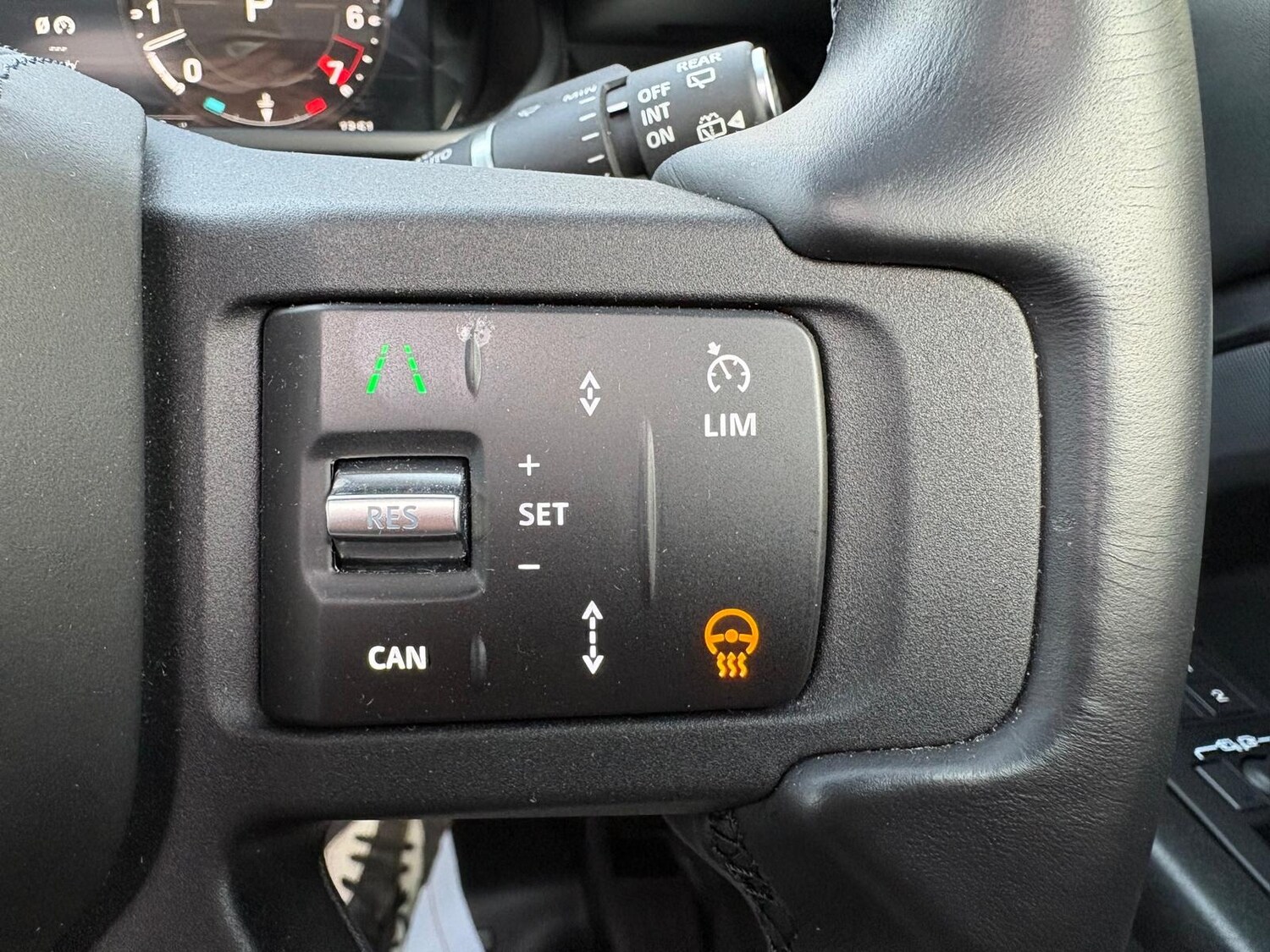 Used Land Rover Defender 2024 for sale - 77137045: Photo 30