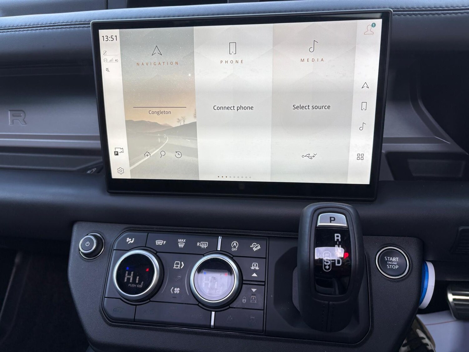 Used Land Rover Defender 2024 for sale - 77137045: Photo 31