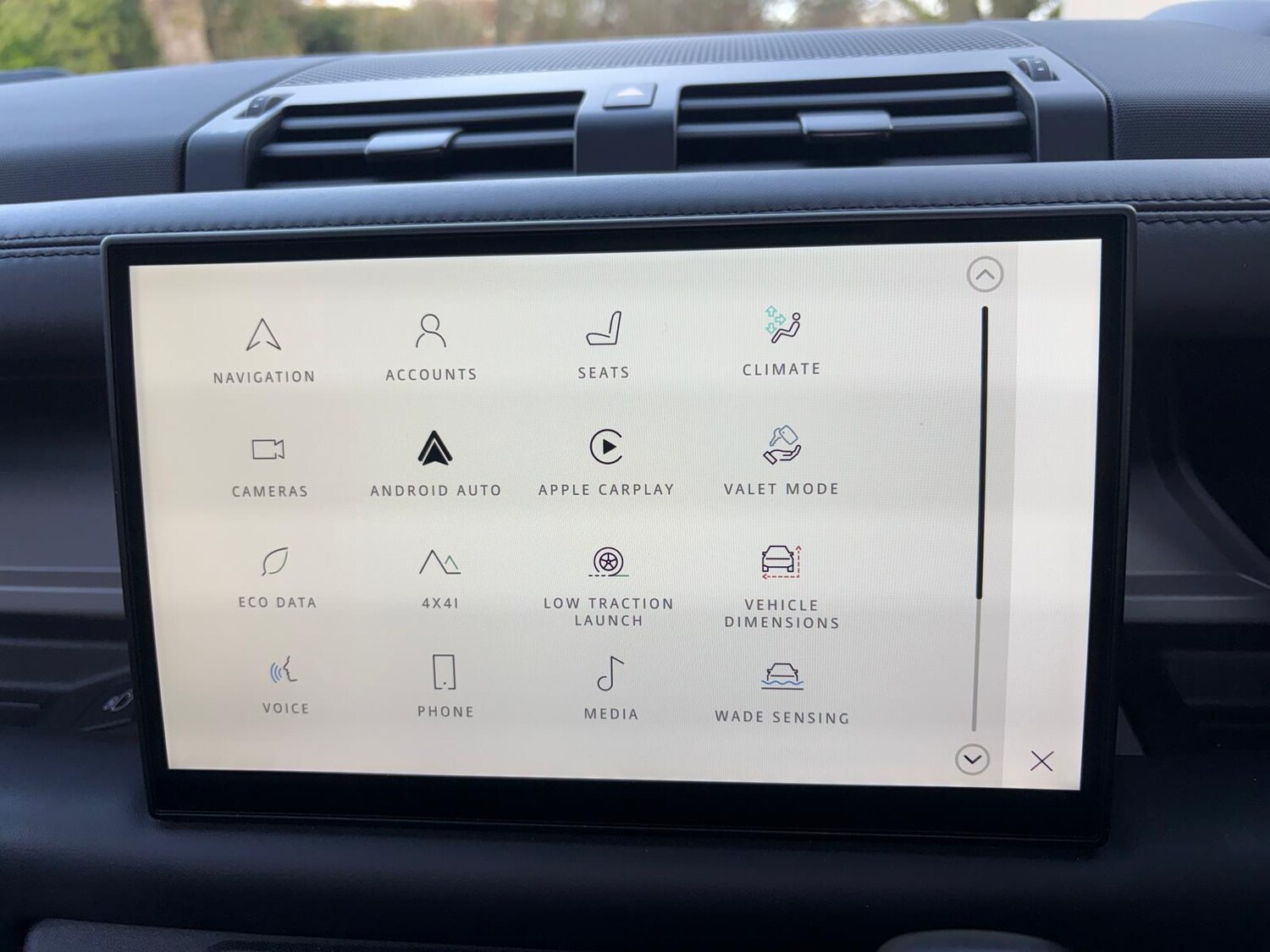 Used Land Rover Defender 2024 for sale - 77137045: Photo 32