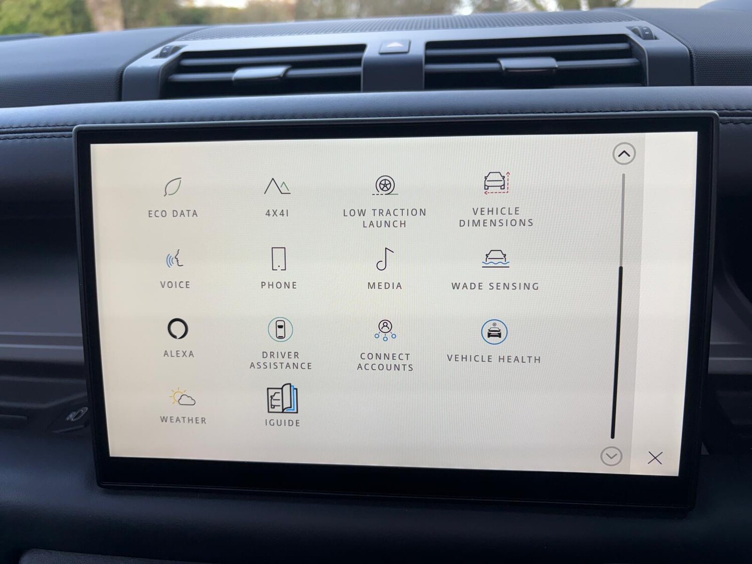 Used Land Rover Defender 2024 for sale - 77137045: Photo 33