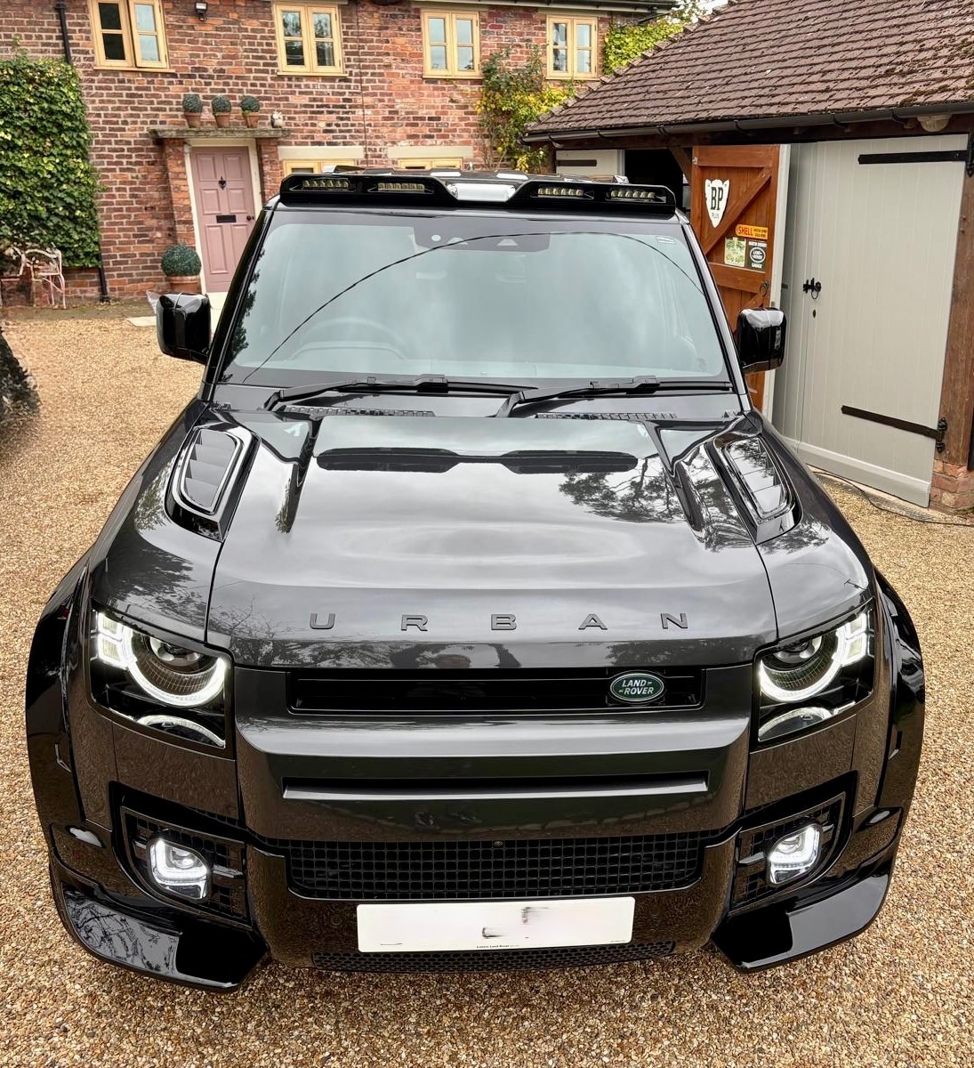 Used Land Rover Defender 2024 for sale - 77137045: Photo 4