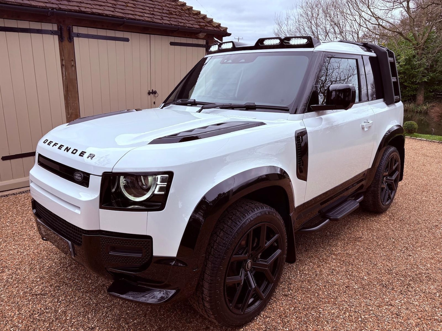 Used Land Rover Defender 2024 for sale - 76476731: Photo 1