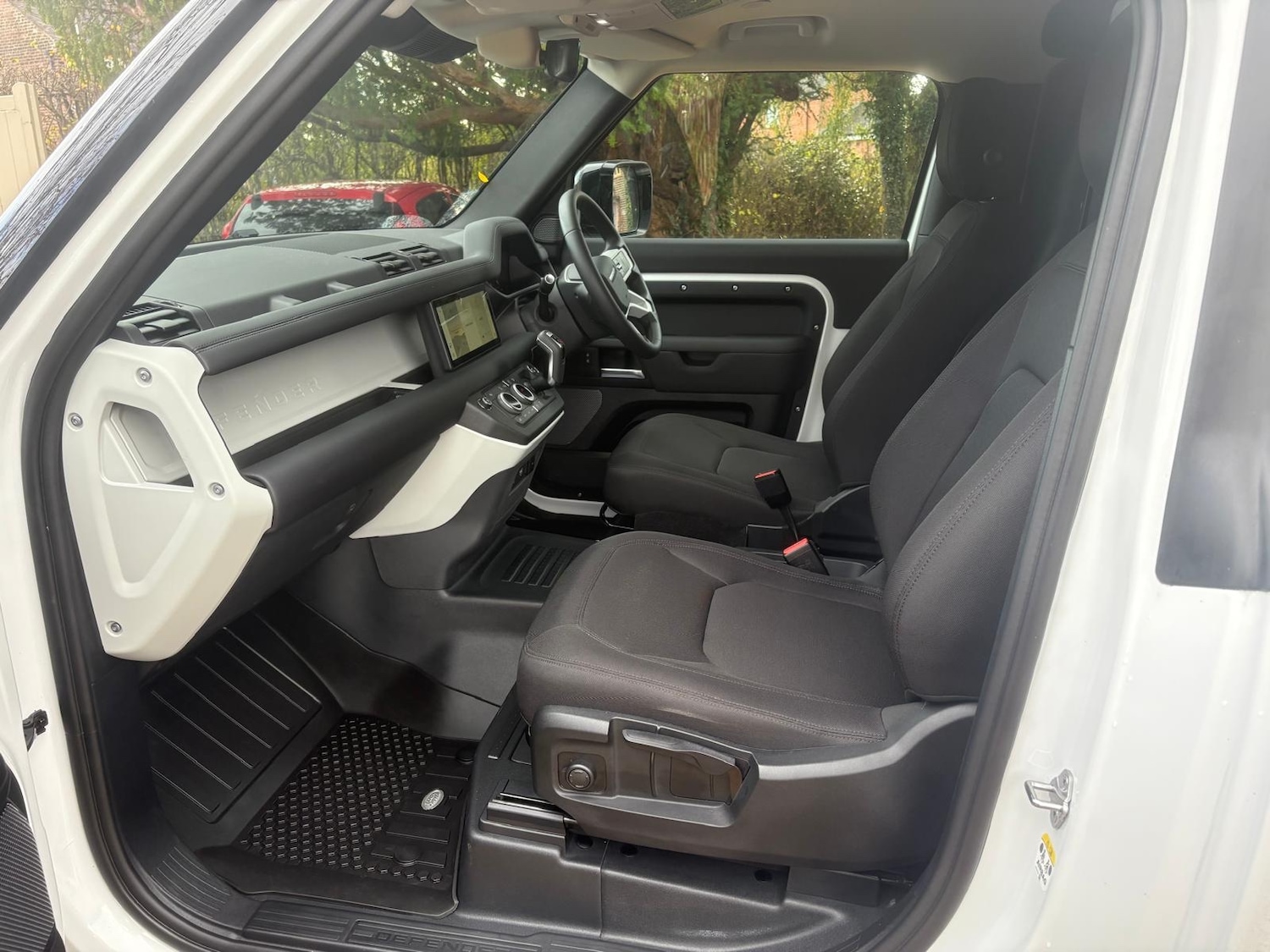 Used Land Rover Defender 2024 for sale - 76476731: Photo 19