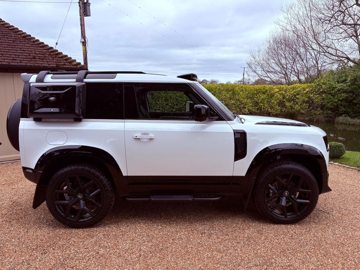 Used Land Rover Defender 2024 for sale - 76476731: Photo 4