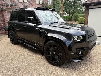 Used Land Rover Defender 2023 for sale - 75469982: Photo