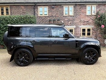 Used Land Rover Defender 2023 for sale - 75469982: Photo