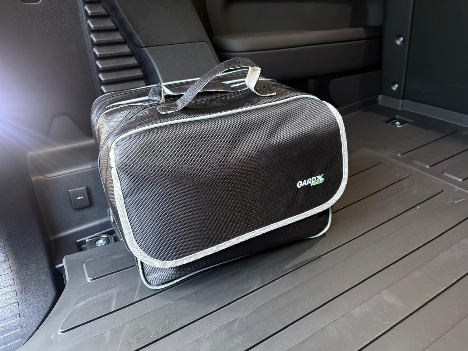 Used Land Rover Defender 2025 for sale - 76330713: Photo 23