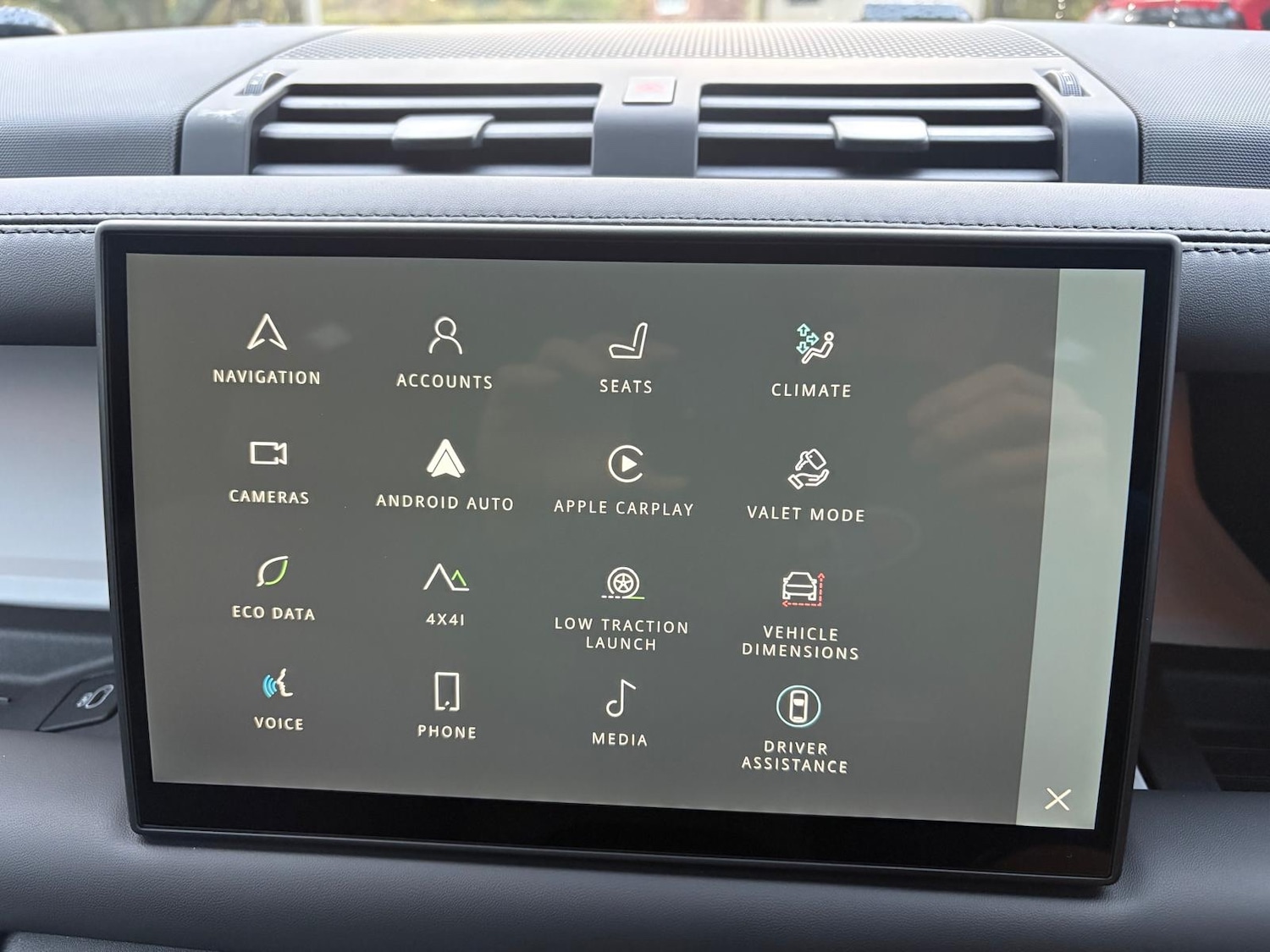 Used Land Rover Defender 2025 for sale - 76330713: Photo 29