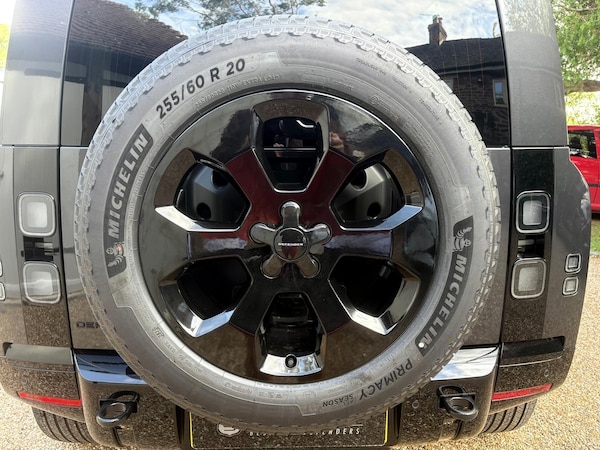 Used Land Rover Defender 2025 for sale - 76118120: Photo 14