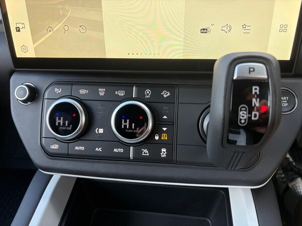 Used Land Rover Defender 2025 for sale - 76118120: Photo 24