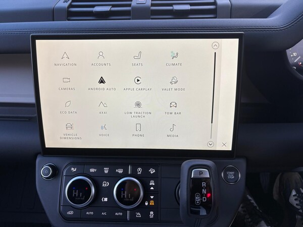 Used Land Rover Defender 2025 for sale - 76118120: Photo 30