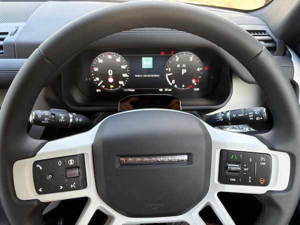 Used Land Rover Defender 2025 for sale - 76118120: Photo 33