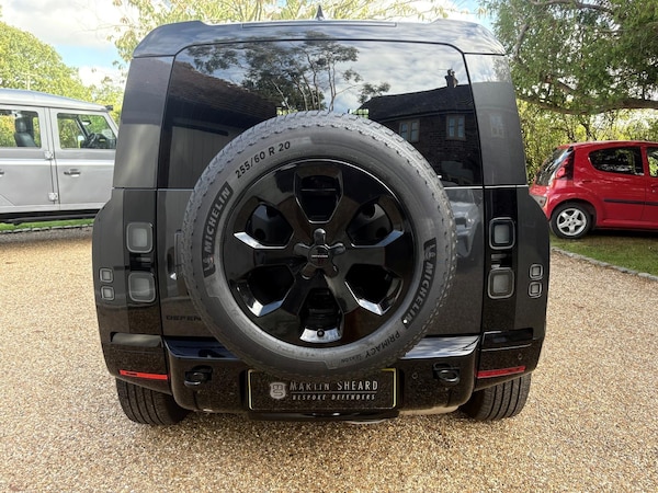 Used Land Rover Defender 2025 for sale - 76118120: Photo 4