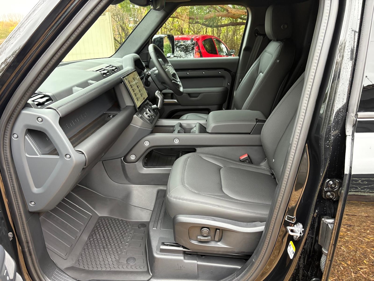 Used Land Rover Defender 2025 for sale - 76555121: Photo 16