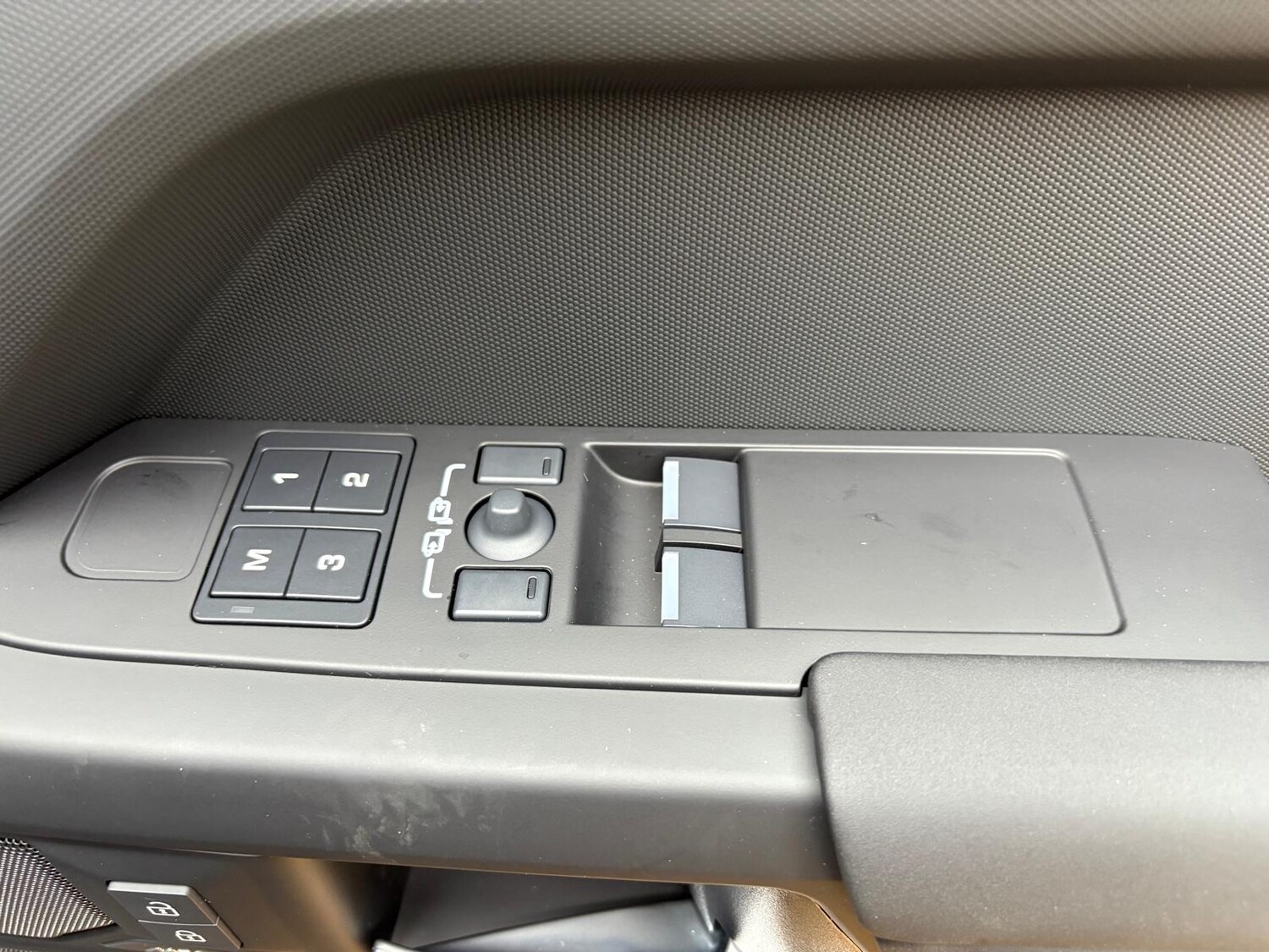 Used Land Rover Defender 2025 for sale - 76555121: Photo 28