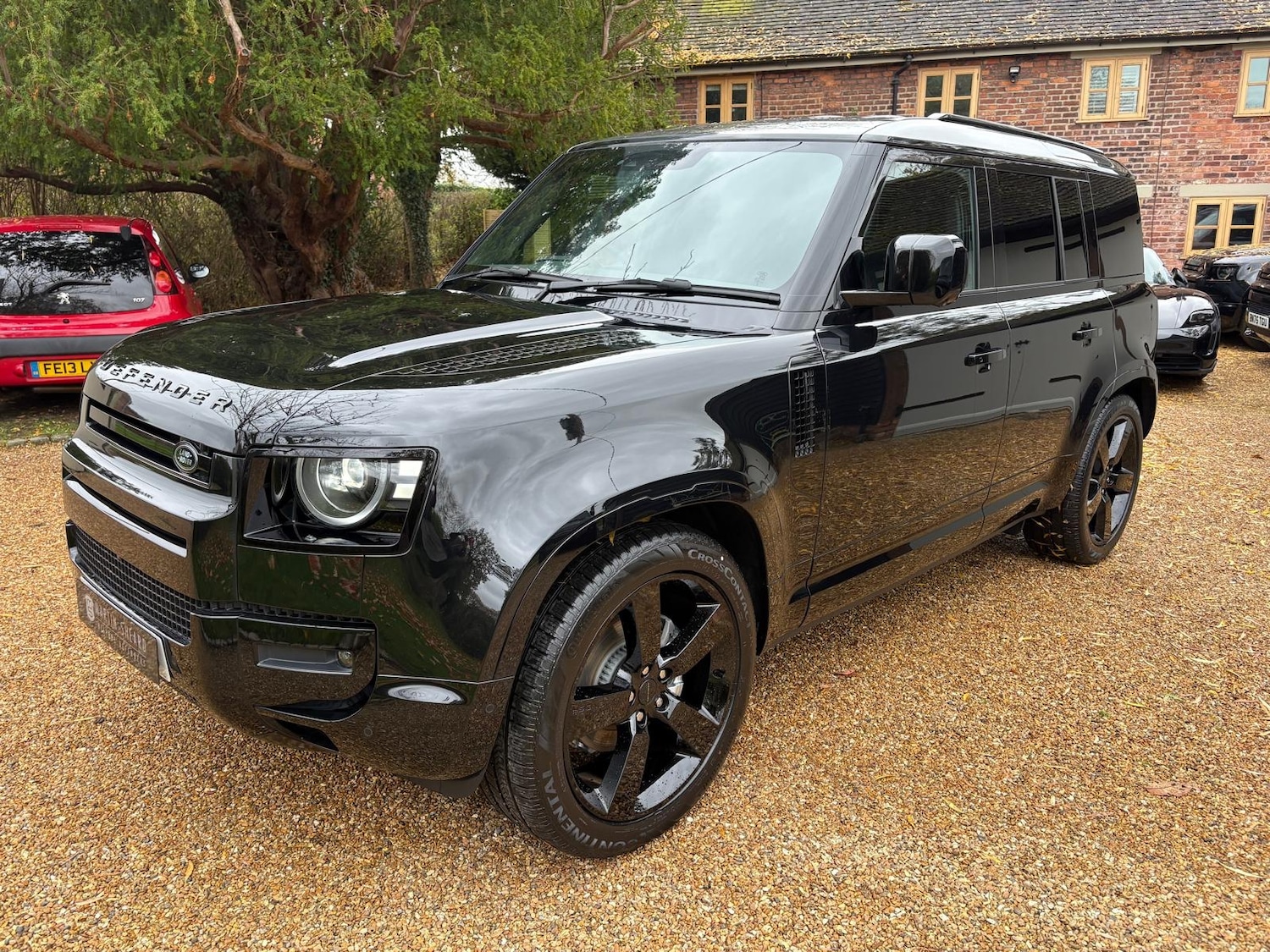 Used Land Rover Defender 2025 for sale - 76555121: Photo 3