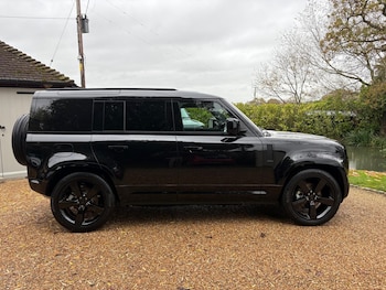 Used Land Rover Defender 2025 for sale - 76555121: Photo