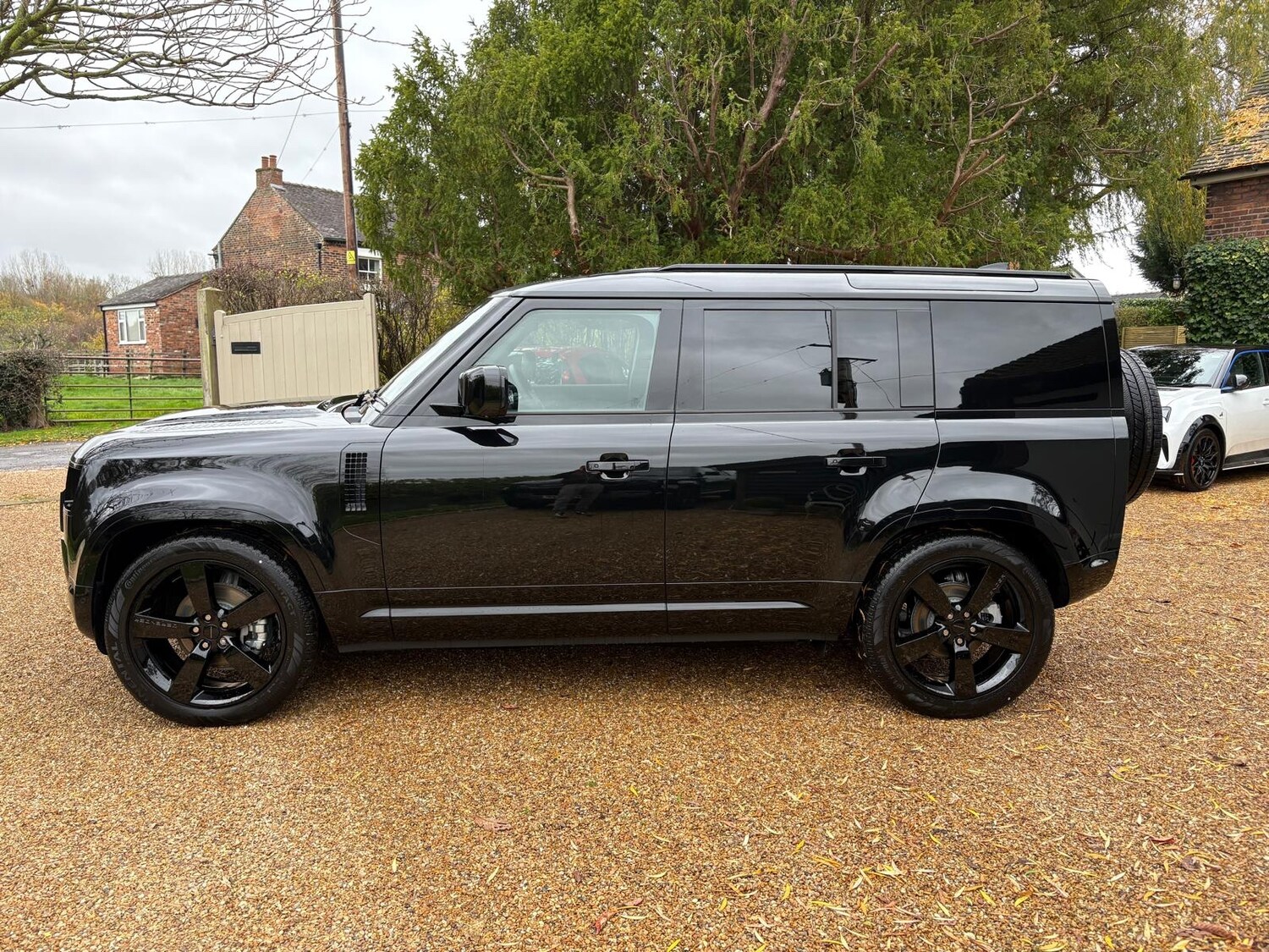 Used Land Rover Defender 2025 for sale - 76555121: Photo 6