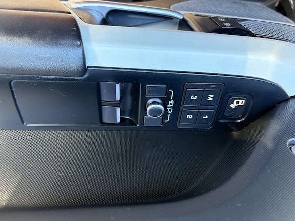 Used Land Rover Defender 2021 for sale - 76036329: Photo 17