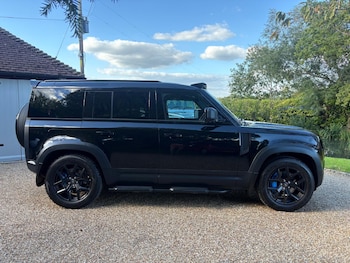 Used Land Rover Defender 2021 for sale - 76036329: Photo 2