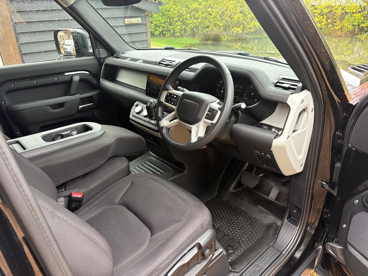 Used Land Rover Defender 2024 for sale - 77245875: Photo 18