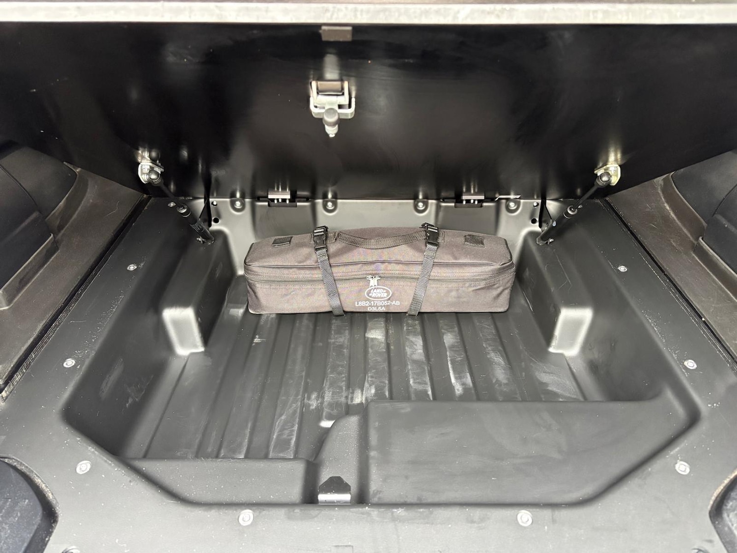 Used Land Rover Defender 2024 for sale - 77245875: Photo 21