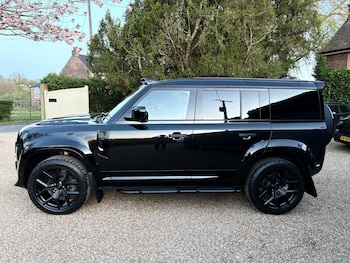 Used Land Rover Defender 2023 for sale - 78316298: Photo