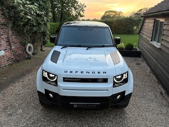 Used Land Rover Defender 2023 for sale - 78764702: Photo