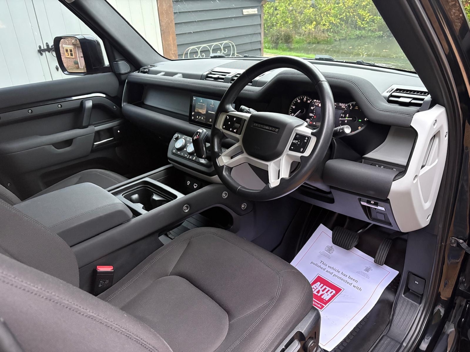 Used Land Rover Defender 2023 for sale - 76252775: Photo 12