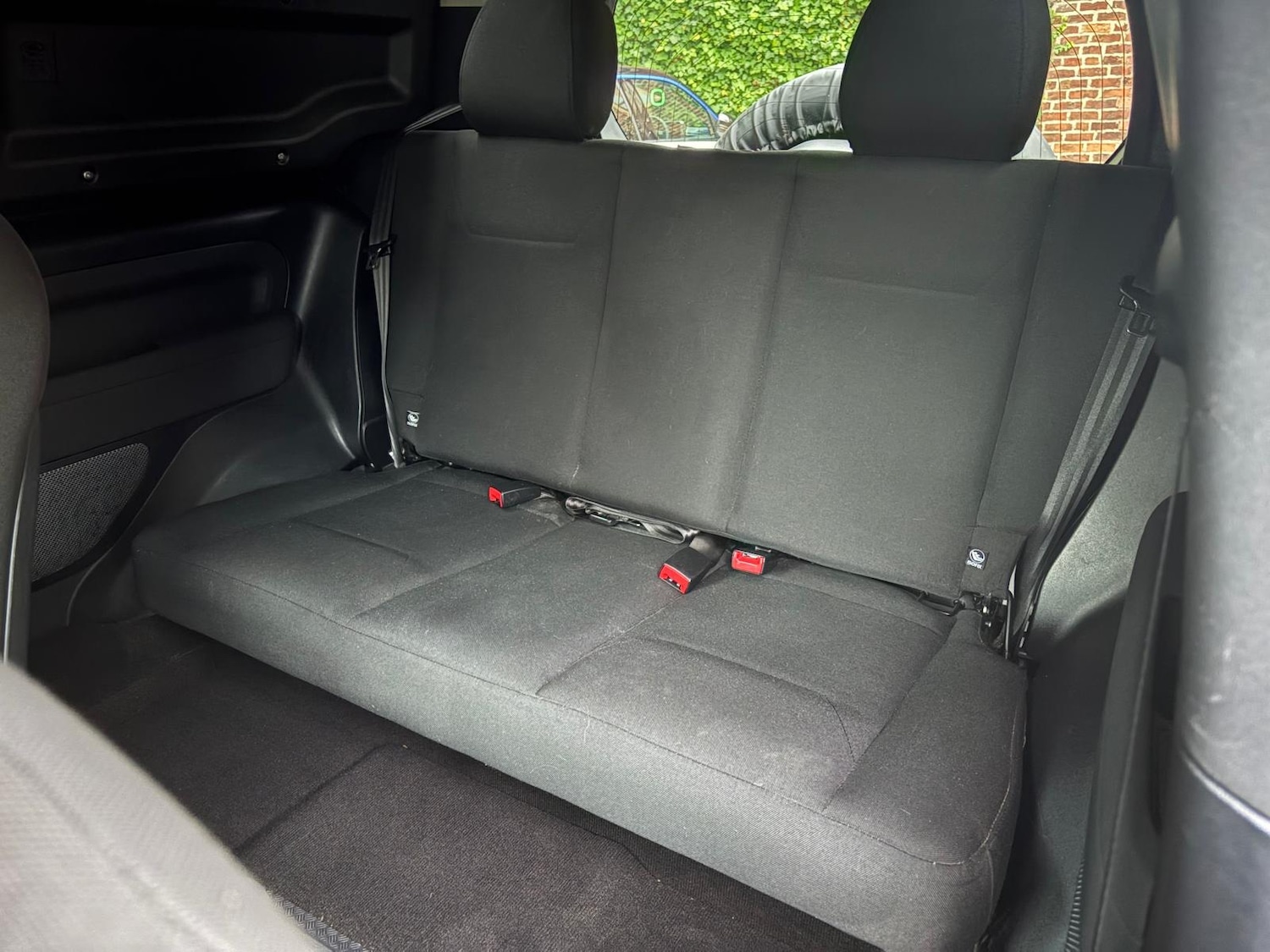 Used Land Rover Defender 2023 for sale - 76252775: Photo 14